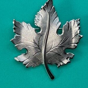 Beau Signed Sterling Silver 925 Leaf Brooch Nature Theme Approx 1.25"